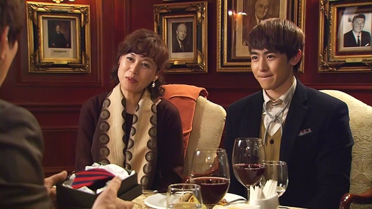 nichkhun a Victoria naozaj datovania 2011