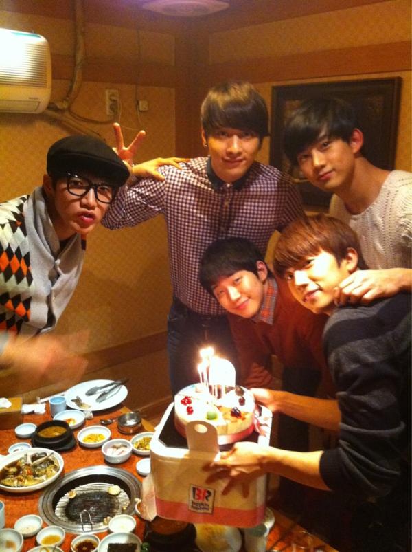 2PM’s Junsu shares a picture from his birthday party | allkpop