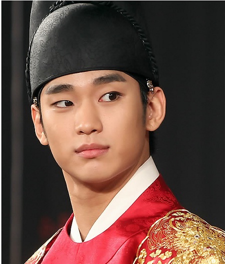 kim soo hyun moon embracing the sun the king of ng s on the moon that embraces the sun allkpop kim soo hyun moon embracing the sun the king of ng s on the moon that embraces the sun allkpop