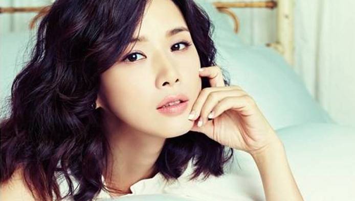 Lee Bo Young