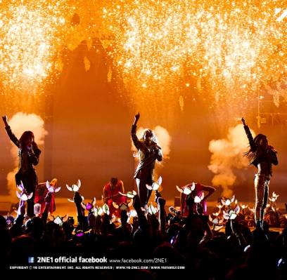 2NE1