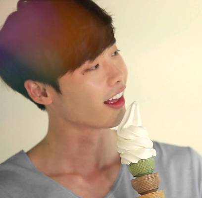 Lee Jong Suk