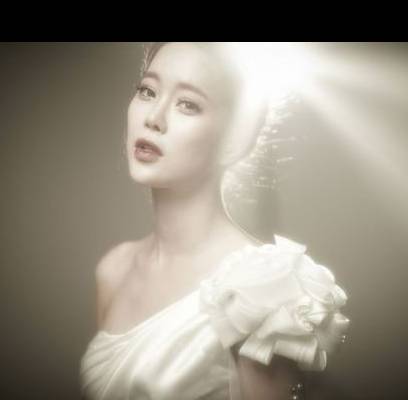 Baek Ji Young