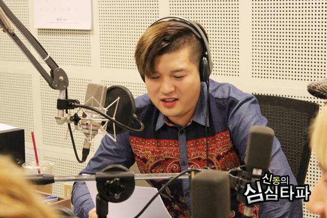 Shindong ketika menjadi penyiar radio di MBC 'Shim Shim Tapa'