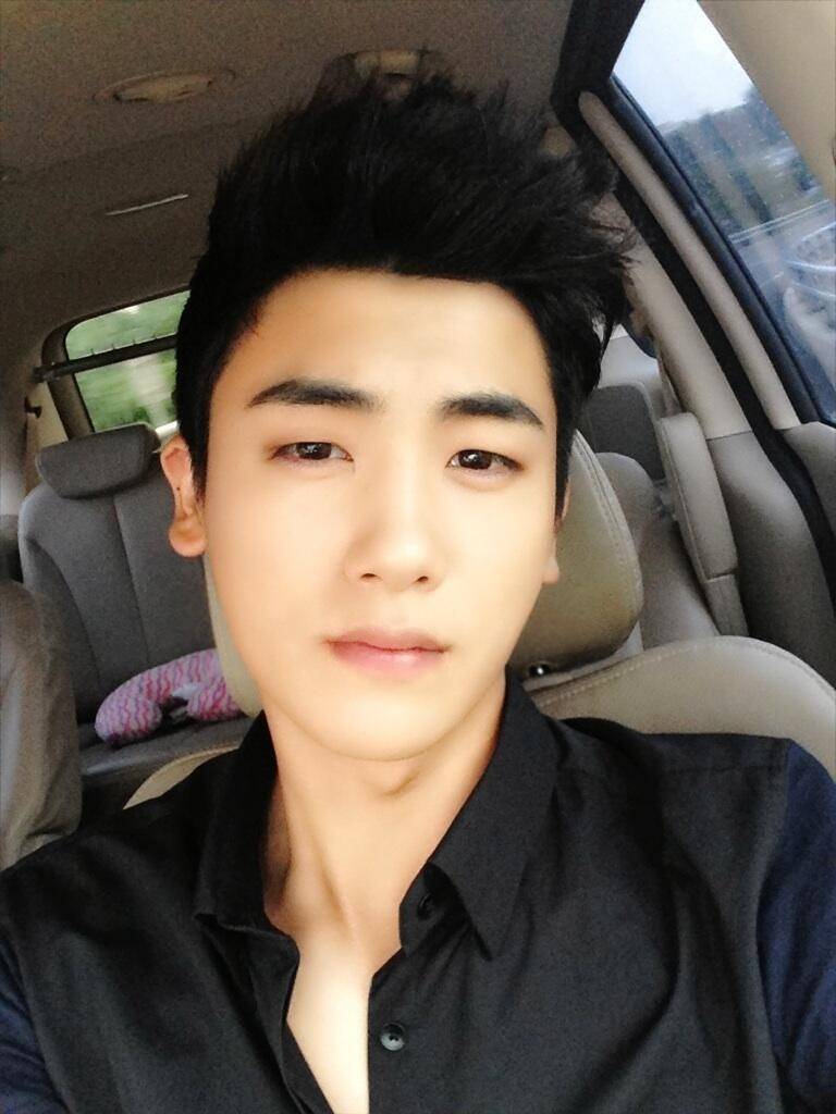 ZE:A, Hyungsik