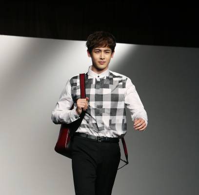 2PM, Nichkhun