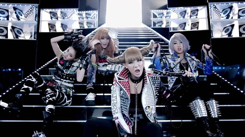 2NE1, Buzz