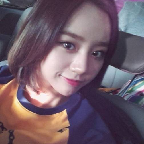 Hyerin, Girl