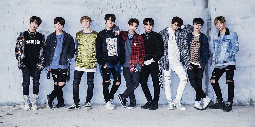 STRAY KIDS - Debut Album: MIXTAPE