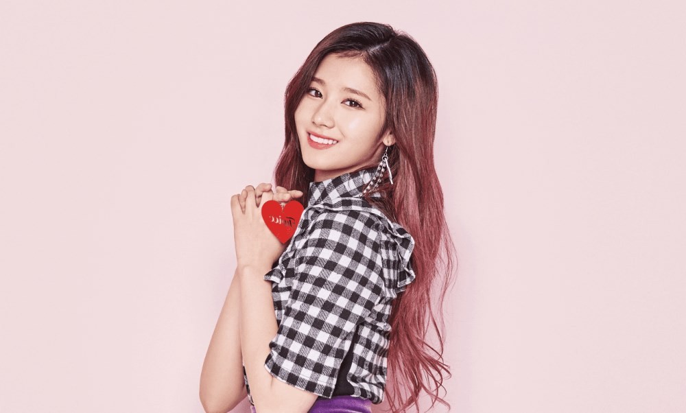 TWICE, Sana