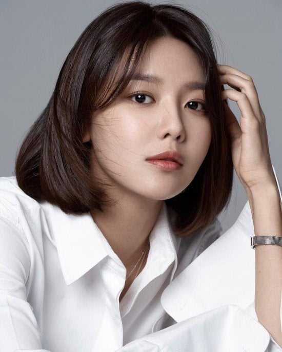 Girls Generation s Sooyoung reveals actress profile 