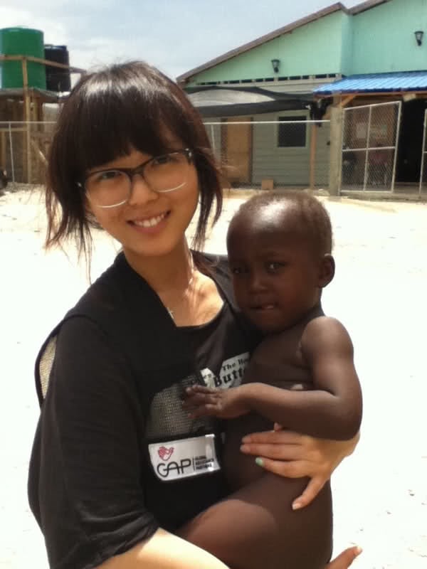 Sunye releases new family photos