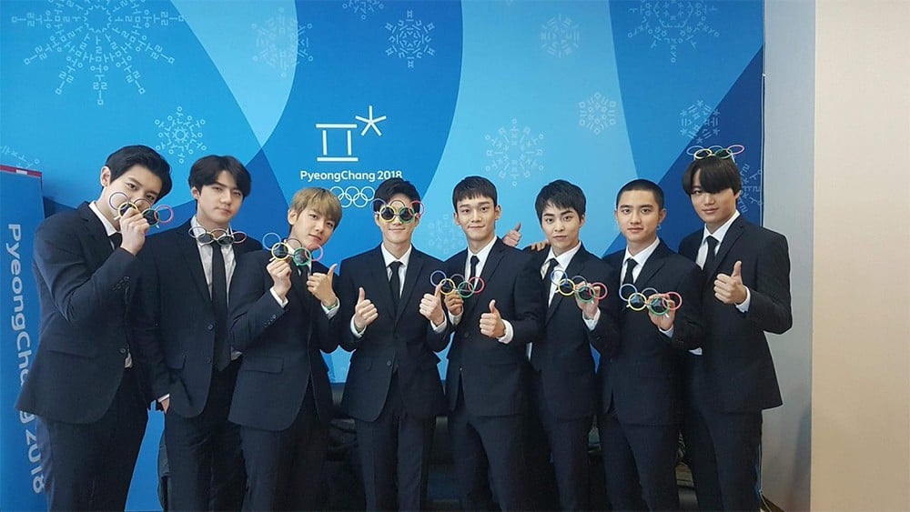 EXO, Lay