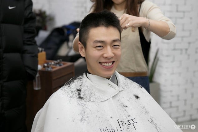 Агентство актёра Ли Хён У поделилось фотографиями его армейской стрижки