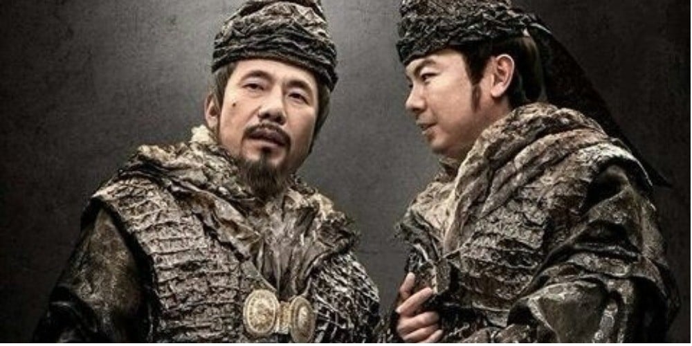 Oh Dal Soo (kiri) dalam perannya di 'Along With The Gods'