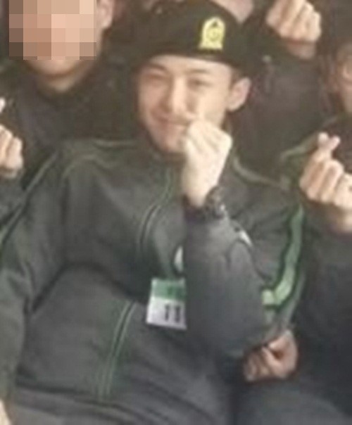 В сети появилась армейская фотография G-Dragon