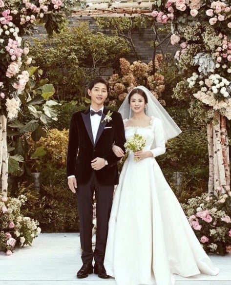 Taeyang song joong ki min hyo rin song hye kyo 1520015165 %E3%84%B4%E3%84%B4