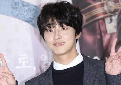 Yoon Si Yoon