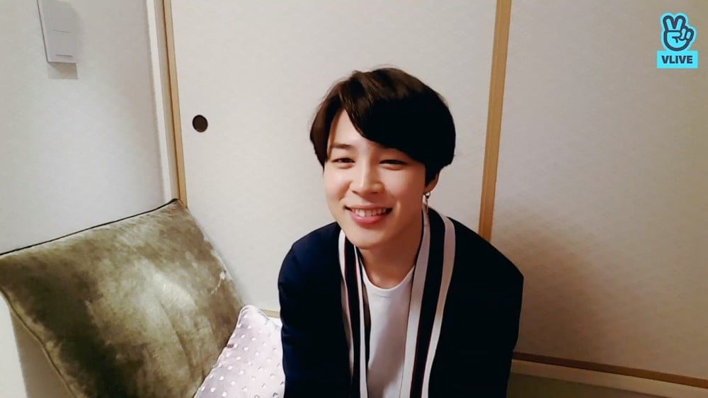 Jimin's solo V live broadcast breaks a new record by reaching over 1 ...