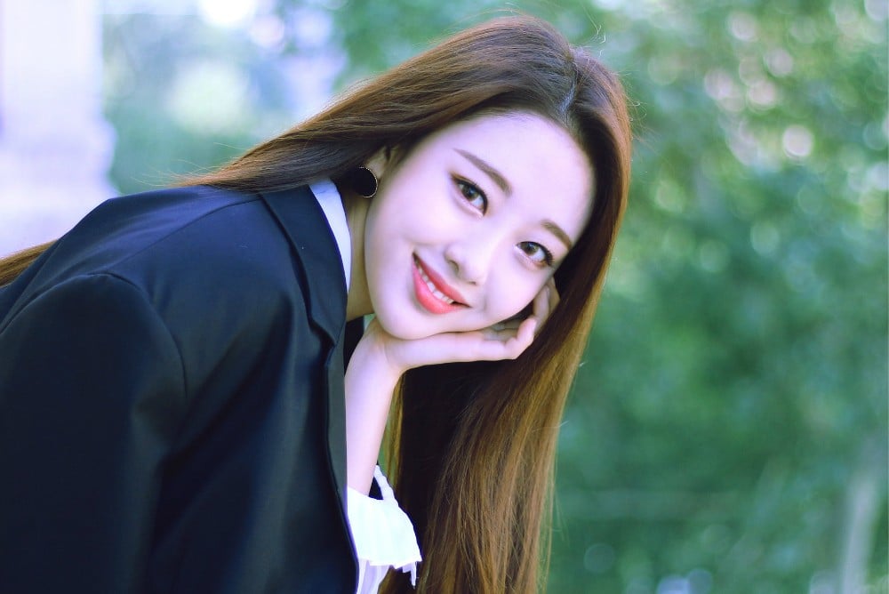 LOONA, Yves, yyxy (Youth Youth by Young)