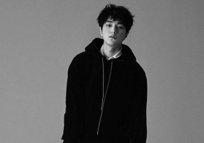 Kim Myung Soo (L)
