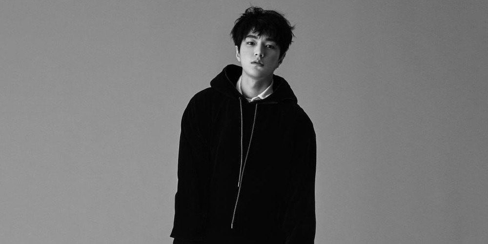 Kim Myung Soo (L)