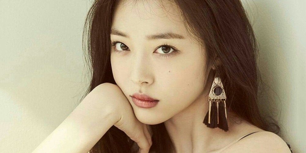 Sulli to start filming her first solo reality show Jinri 