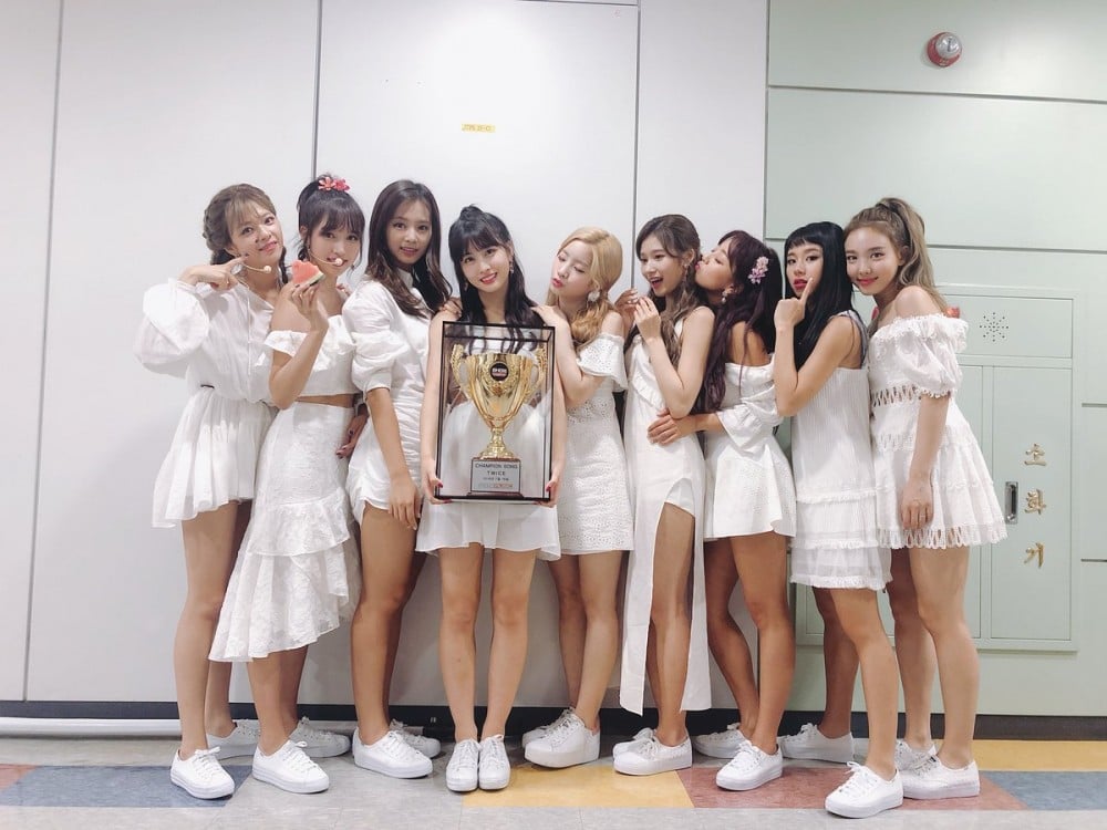 Twice Take Their First Win For Dance The Night Away On Show Champion Allkpop