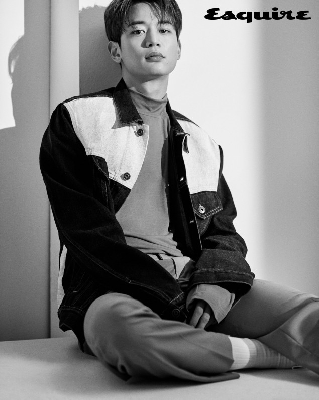 Минхо из SHINee принял участие в черно-белой фотосессии для журнала "Esquire"