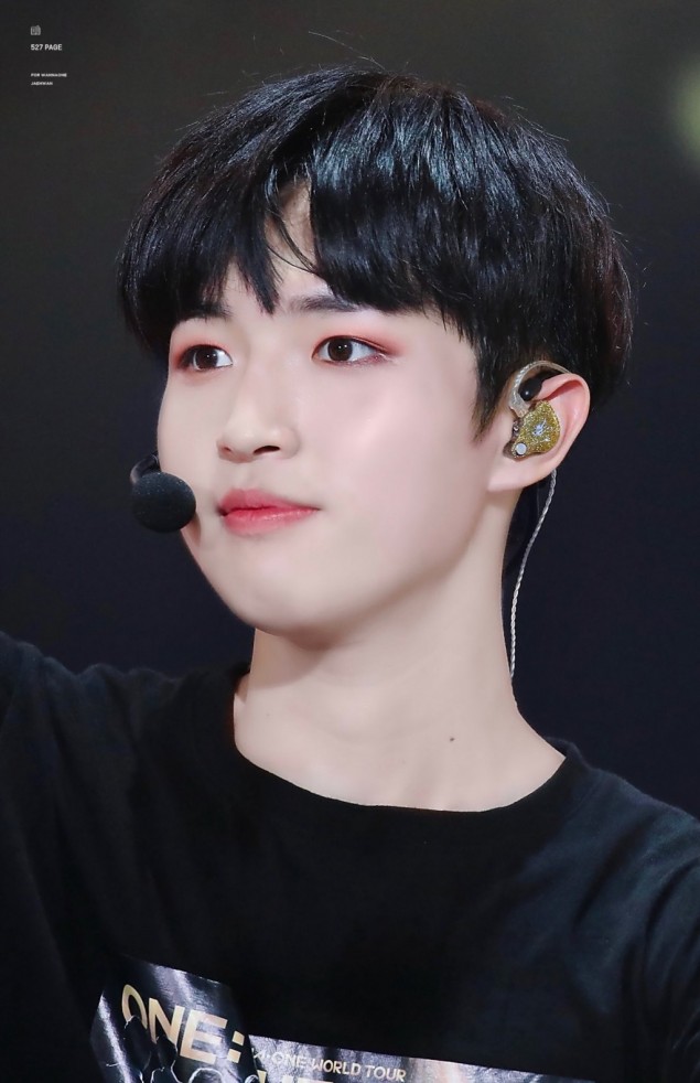 Netizens find Wanna One Kim Jae Hwan's newfound effort to 'look good on ...