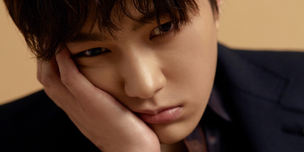 Kim Myung Soo (L)