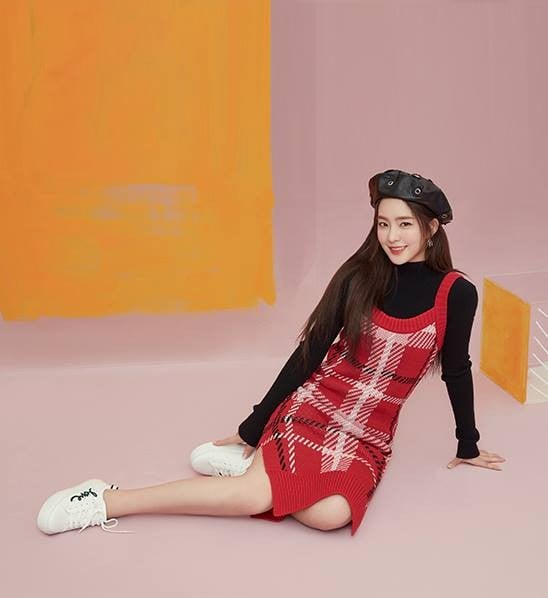 Red Velvet's Irene models trendy fall look with 'Nuovo' shoes | allkpop