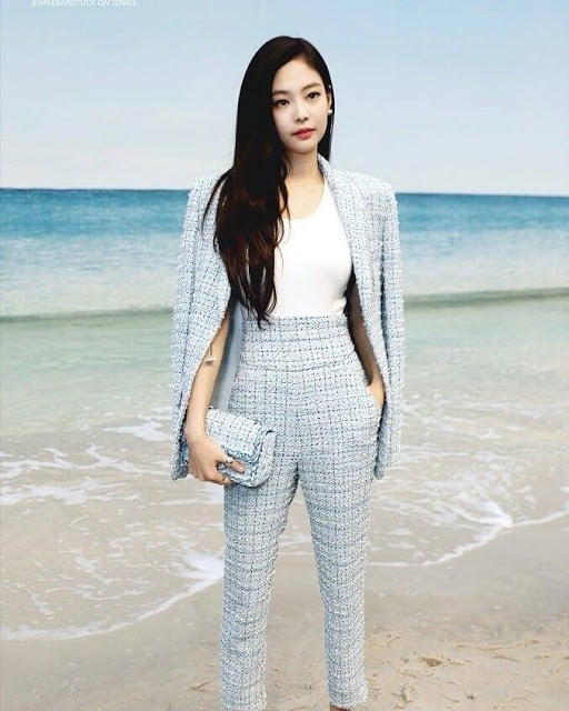 Black Pink's Jennie makes a chic appearance at the 'Chanel 