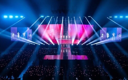  Black Pink  successfully open their first ever solo concert  