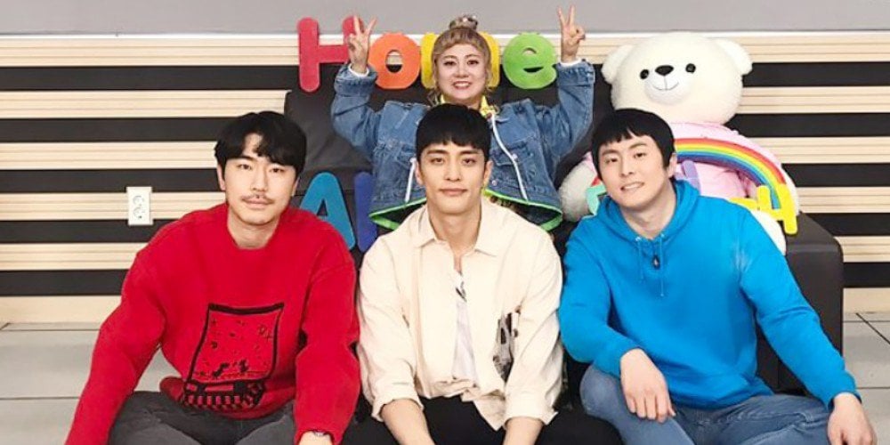 I Live Alone Cast Talk About Han Hye Jin And Jun Hyun Moo s Breakup And Absence On The Show i-live-alone-cast-talk-about-han-hye-jin-and-jun-hyun-moo-s-breakup-and-absence-on-the-show