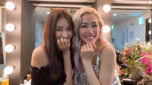 Tiffany Young, Shin Bora