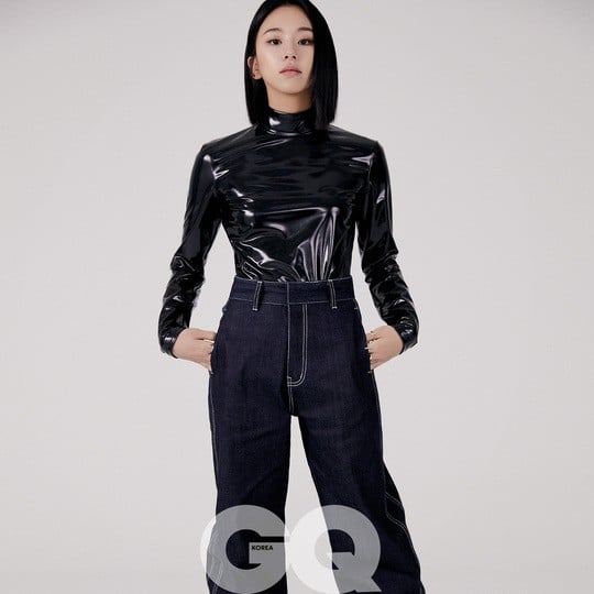 Чеён из TWICE продемонстрировала свою сильную сторону в фотосессии для GQ