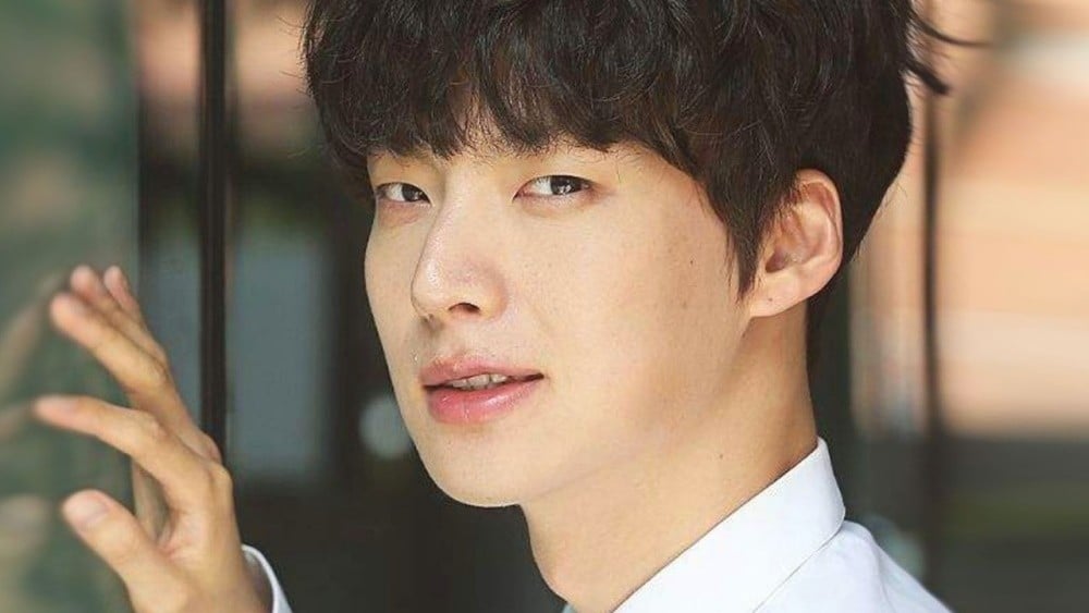 Ahn Jae Hyun's label explains absence from 'People with ...