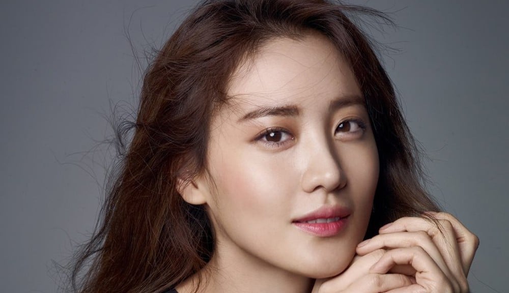 Actress Soo Hyun reveals she's in a steady relationship with a Korean ...