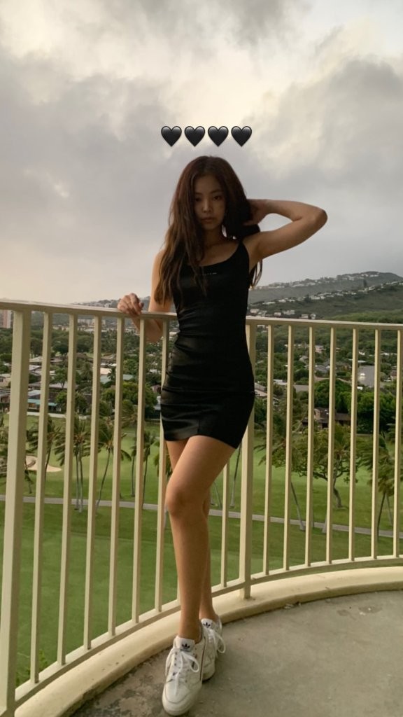 Behind The Scene Photos When BLACKPINK Filming Summer Diary in Hawaii