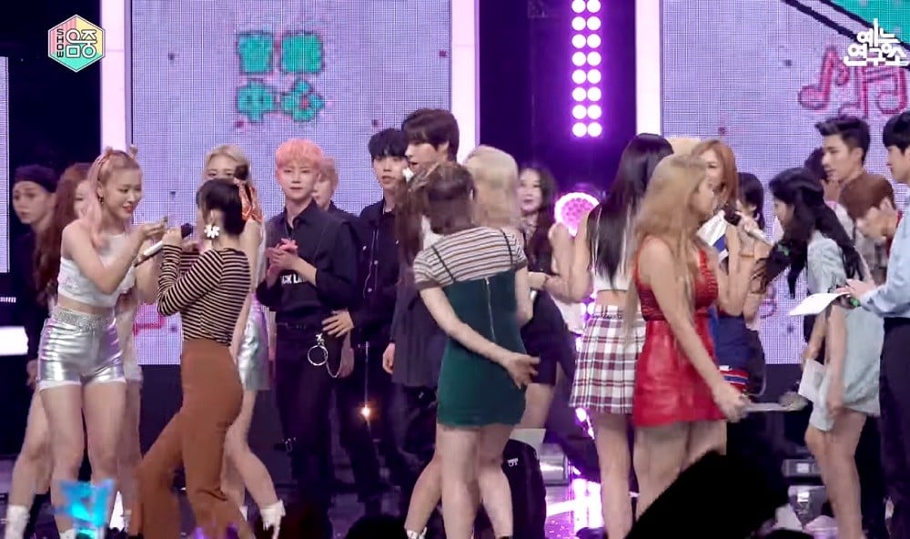 Netizens Catch Adorable Moment Between Itzy S Ryujin And Red Velvet S Irene During Encore Stage Allkpop