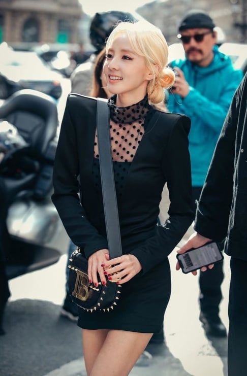 2NE1, Dara