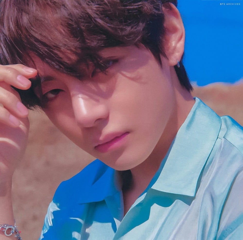 BTS V Wins the title of "KOREAN MOST HANDSOME & BEAUTIFUL ...