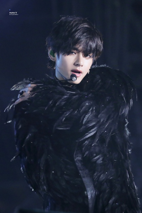 BTS, V