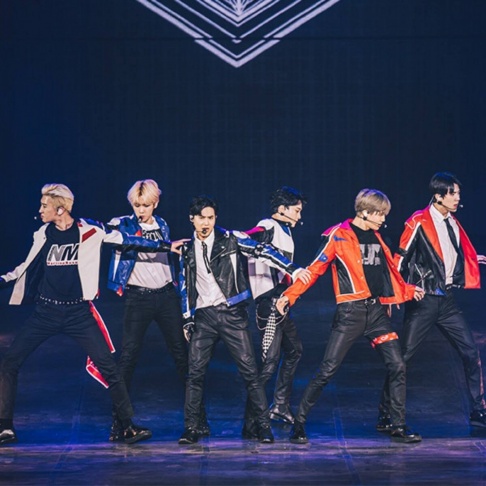 EXO, EXO-K, EXO-M, Suho, Sehun, Baekhyun, Doh Kyung Soo (D.O.), Kai, Chanyeol, Chen, Lay, Xiumin, EXO-CBX, EXO-SC