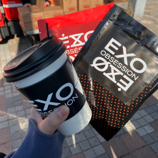 Нетизены обсуждают тематические фургончики с кофе и закусками EXO