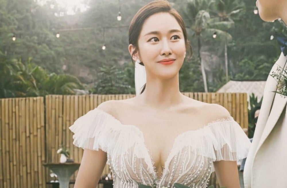 Сияющая Чон Хе Бин на новых фотографиях с ее свадьбы на Бали