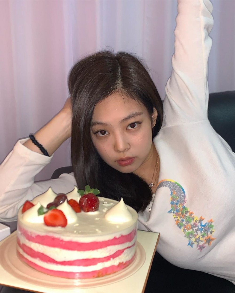 Jennie : BLACKPINK's Jennie celebrates her birthday cake, # ...