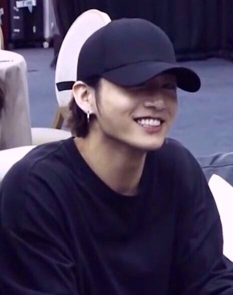 Jungkook baseball cap shop