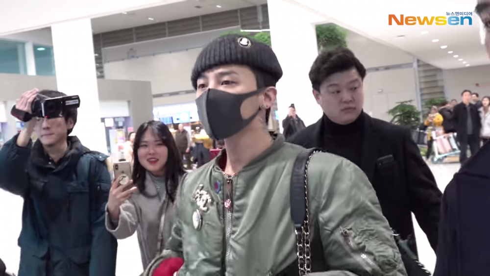 G Dragon Surrounded By Reporters And Fans As He Returns To Korea From France Allkpop